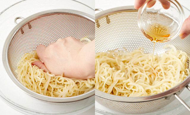 麺の水きりの写真