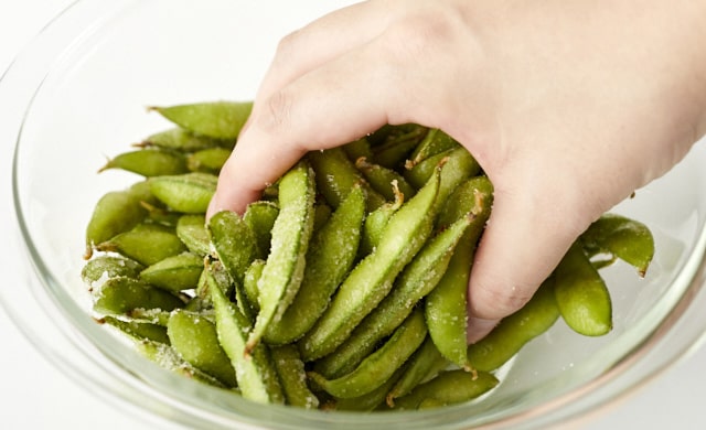枝豆の保存 冷凍がベスト 味と食感を1ヵ月キープする保存テク ほほえみごはん 冷凍で食を豊かに ニチレイフーズ 枝豆の保存 冷凍がベスト 味と食感を1ヵ月キープする保存テク ほほえみごはん 冷凍で食を豊かに ニチレイフーズ