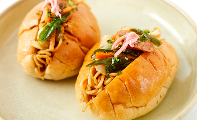 焼きそばパンの写真