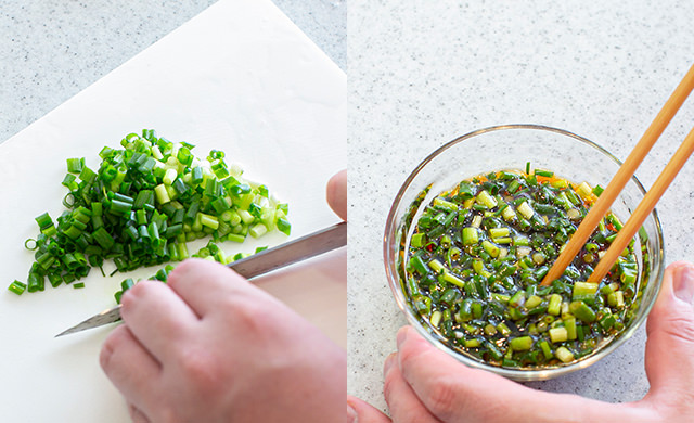 万能ネギをみじん切りにしている様子/ネギと調味料を合わせてタレを作っている写真