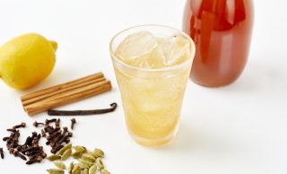 自家製コーラとスパイスの写真