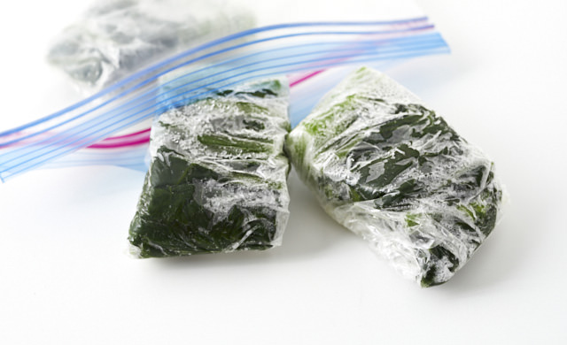 冷凍したつるむらさきの写真