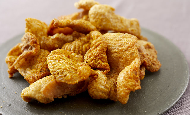 鶏皮のカレーせんべいの写真