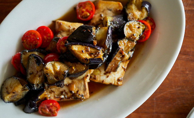 揚げなすとメカジキのクミンソテーの写真