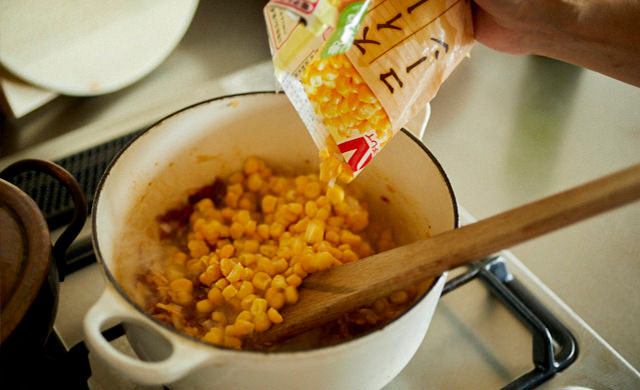 とうもろこしとドライトマトのピラフの調理写真