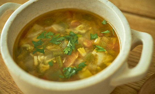 旨みたっぷり、くたくた冷凍野菜スープの写真