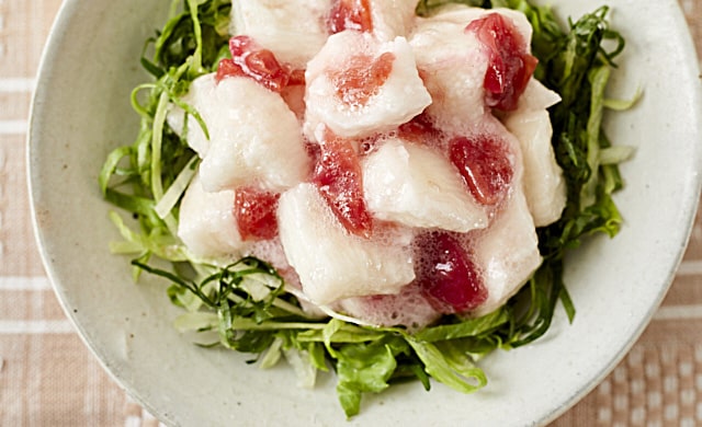 長芋梅たたきサラダの写真