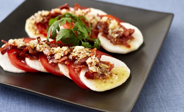 長芋とトマトの洋風サラダの写真