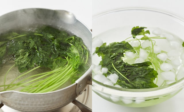 三つ葉をゆでている写真
