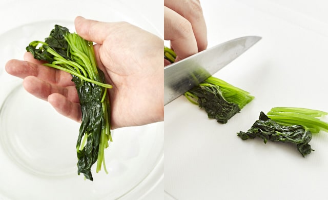 三つ葉を切っている写真