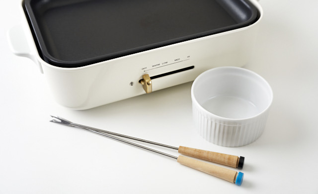 ホットプレートで簡単 チーズフォンデュのレシピ 器や温度も徹底ガイド ほほえみごはん 冷凍で食を豊かに ニチレイフーズ