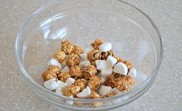 ボウルに材料が入った状態の画像