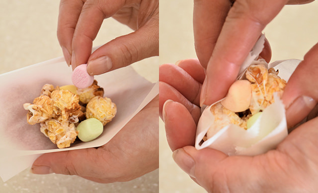 カラーマシュマロを乗せた画像/形を丸く整えている様子の画像