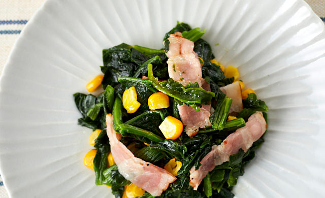 ほうれん草とベーコンのソテーの写真