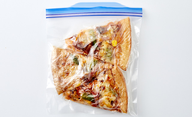 保存袋に入ったピザの写真