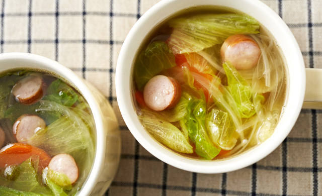 レタスのスープの写真