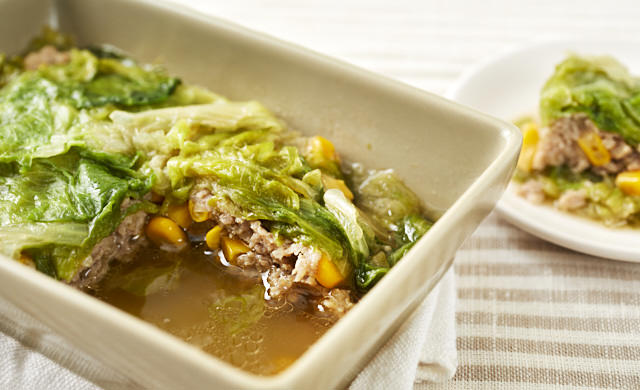 レタスと豚ひき肉の重ね蒸しの写真