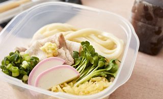 ざるそば弁当 のびにくい くっつきにくい ゆで方 詰め方のコツをプロが解説 ほほえみごはん 冷凍で食を豊かに ニチレイフーズ