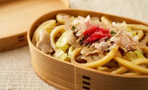 焼きうどん弁当の写真