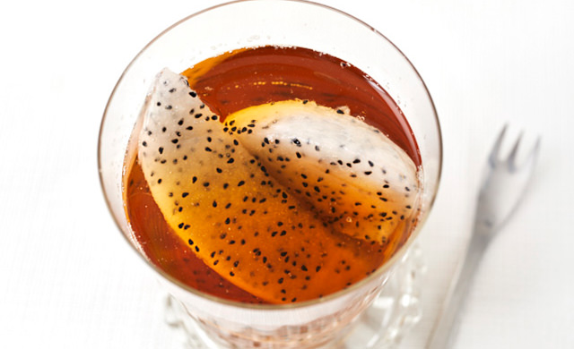 冷凍ドラゴンフルーツのアイスティーの写真