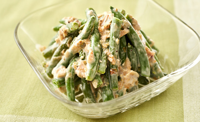 冷凍いんげんのレンチンホットサラダの写真