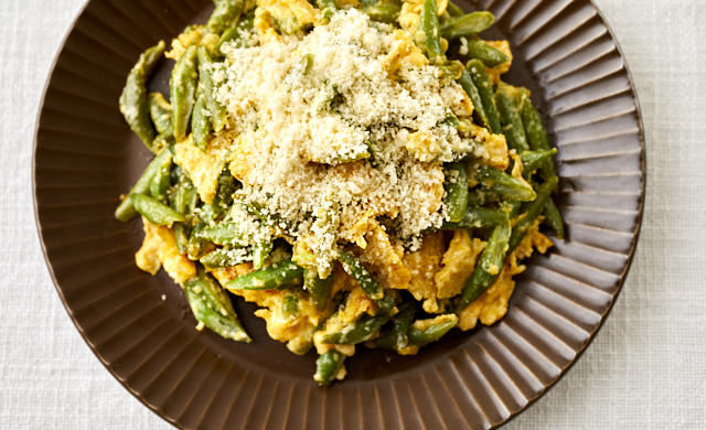 冷凍いんげんと卵のマヨネーズ炒めの写真