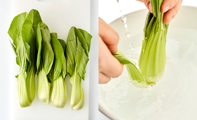 チンゲン菜を四つ割りしている写真