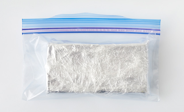 バターを冷凍溶存袋に入れている写真