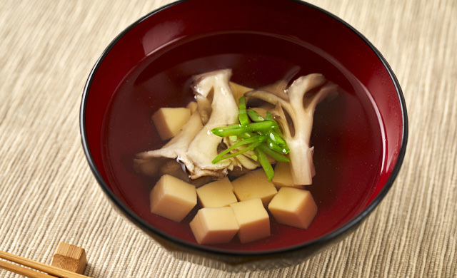 舞茸のお吸い物の写真