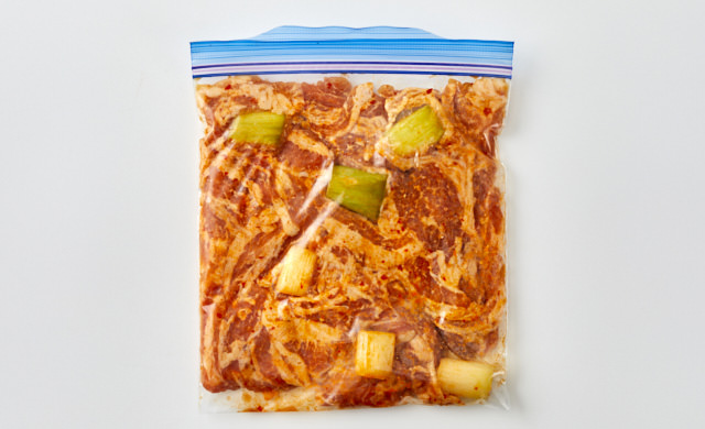 豚肉の辛味噌漬けの下味冷凍の写真