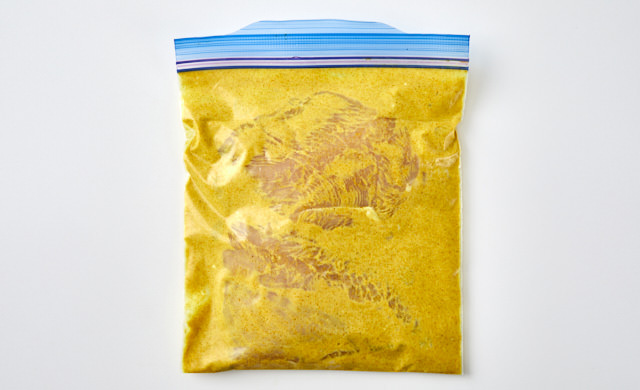 タンドリーチキンの下味冷凍の写真