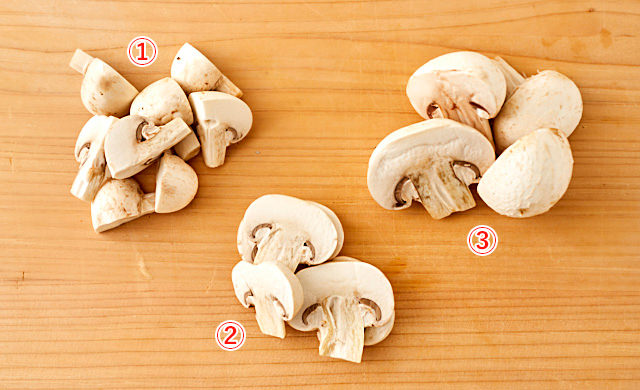 カットしたマッシュルームの写真