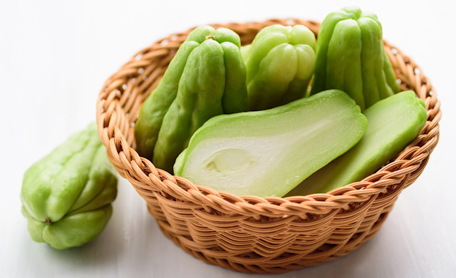 かごに入ったハヤトウリ