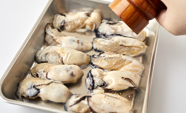 牡蠣にこしょうを写真