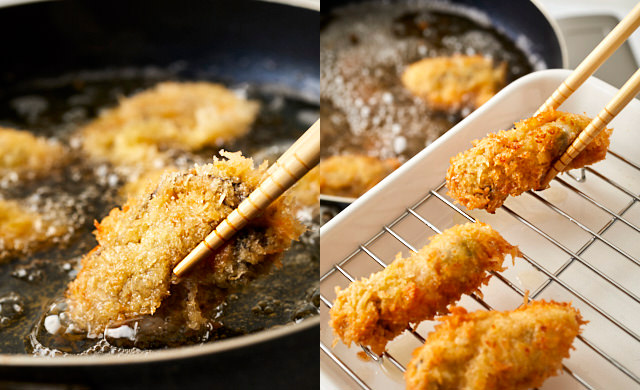 牡蠣フライを取り出している写真