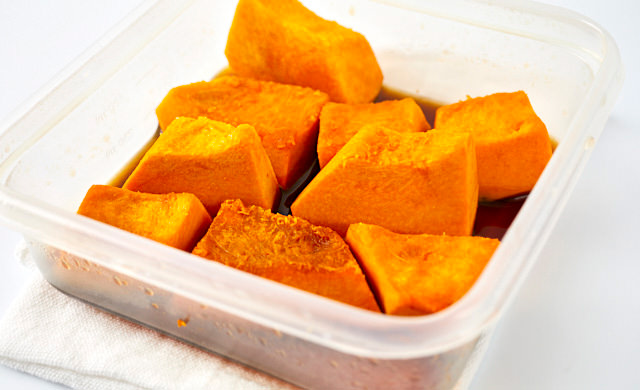 電子レンジで作るかぼちゃの煮物の写真