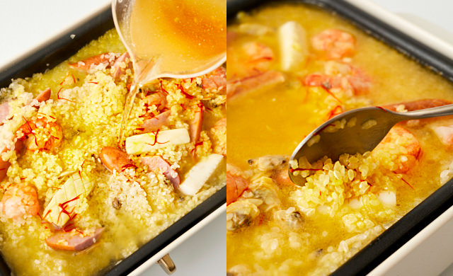 スープを注いでいる写真