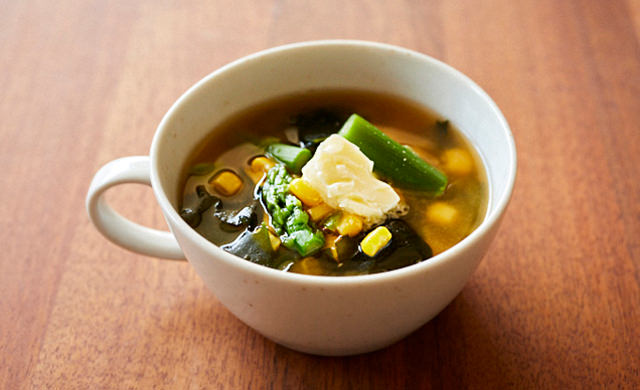 冷凍コーン＆冷凍アスパラの味噌汁