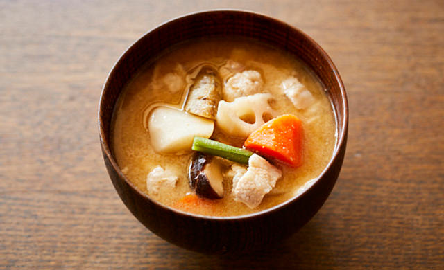 冷凍和風野菜の豚汁