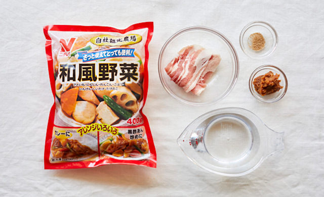 冷凍和風野菜のごろごろ豚汁の材料写真