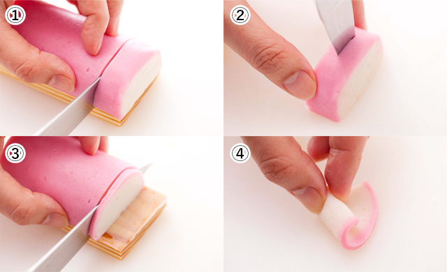 かまぼこをカットし、丸めているところ