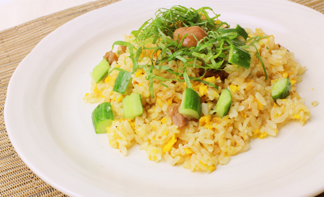 きゅうりと梅のさっぱり炒飯