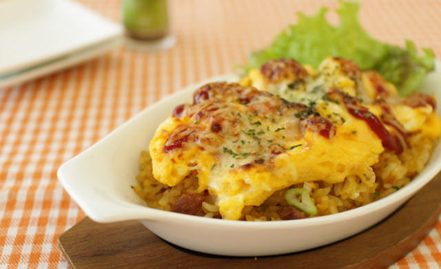 オムライス風炒飯ドリア