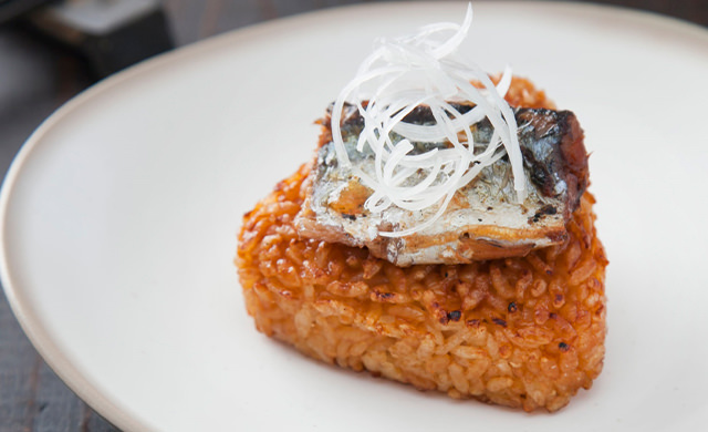 『本格焼おにぎり 6個入』のさんまの蒲焼のせ