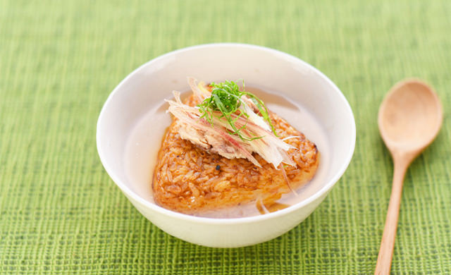 『本格焼おにぎり 6個入』の薬味たっぷりさば茶漬け