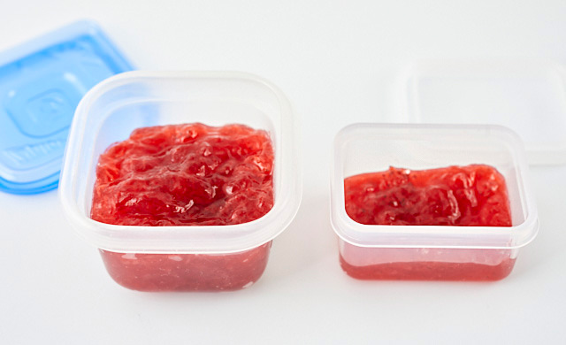 保存容器に入れたジャムの写真