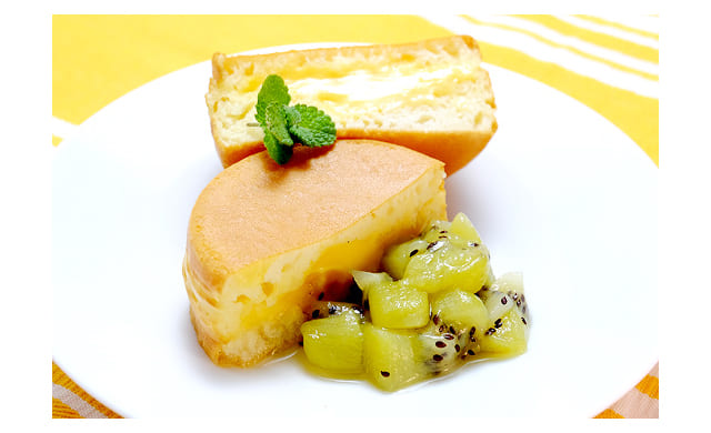 今川焼のキウイソースがけ