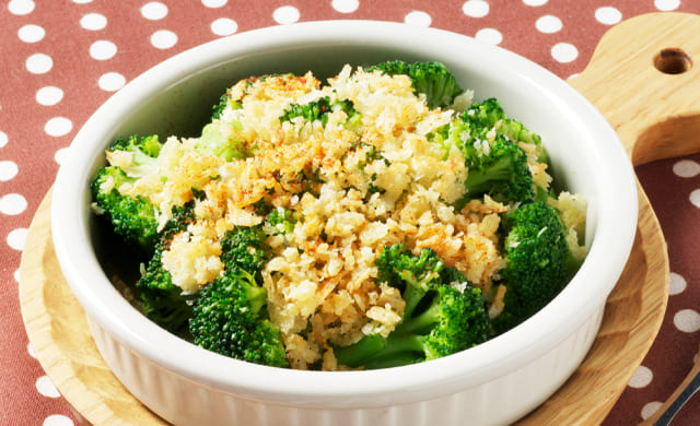 ブロッコリーのチーズパン粉焼き