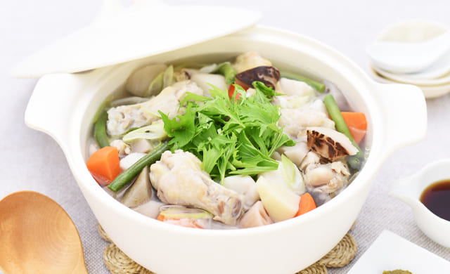 お肌プルプル鶏鍋