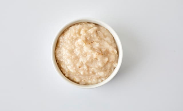 後期のオートミールがゆの写真